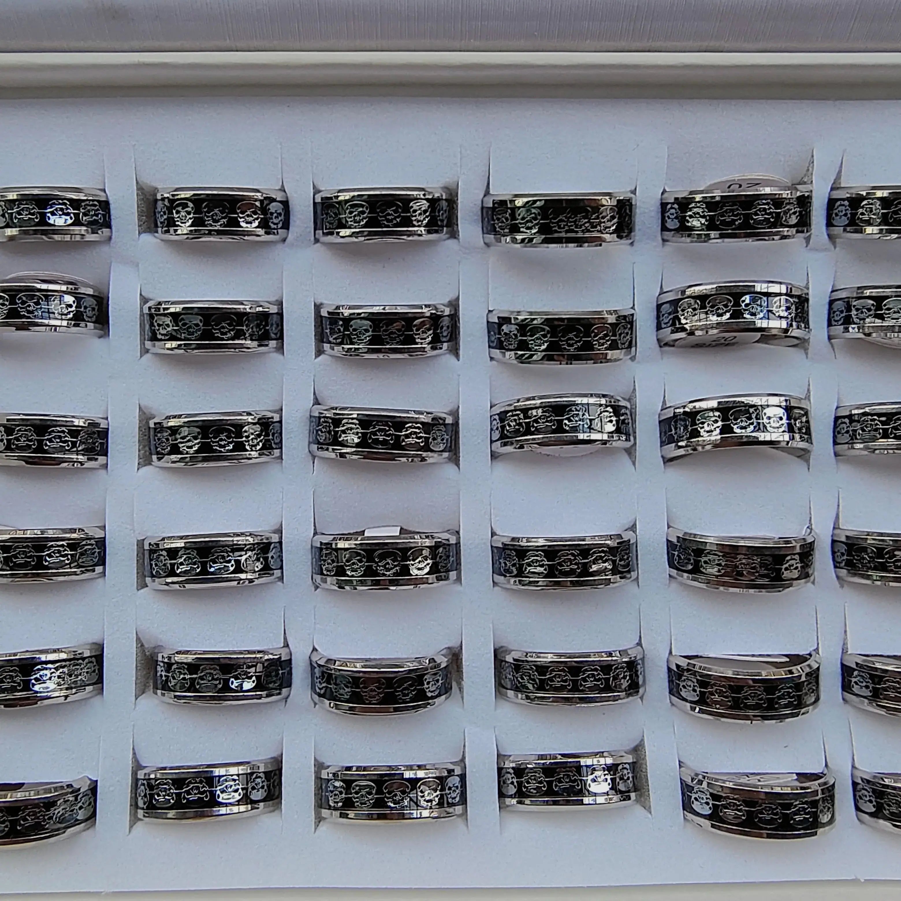 18/36pcs Wholesale Rings Style Punk Hiphop Domineering  Skull Head Ring Fashion Personality Men and Women Accessories Jewelry